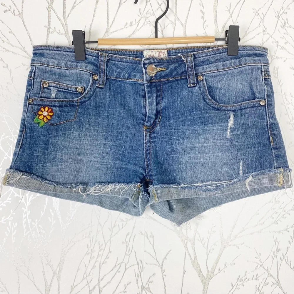 MUDD Y2K Embroidered Jean Short Short Size 11